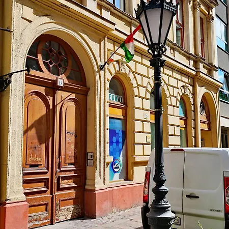 Supreme Astoria Semmelweis Appartement *