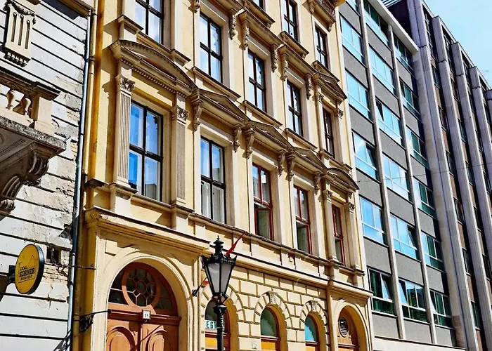 Supreme Astoria Semmelweis Апартаменты *