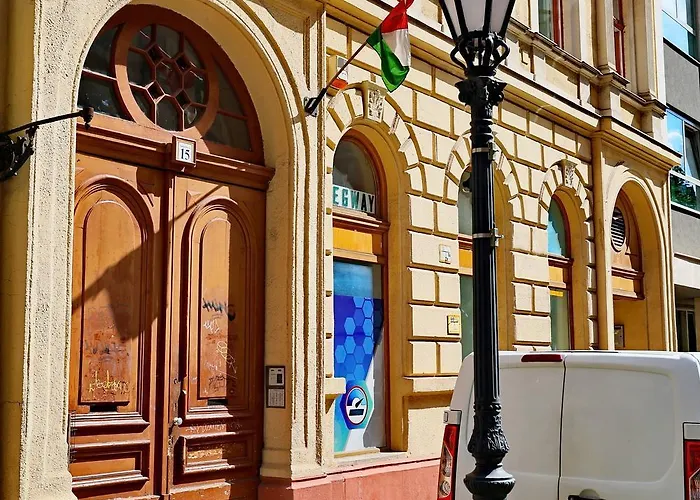 Supreme Astoria Semmelweis Апартаменты *