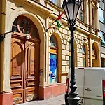 Supreme Astoria Semmelweis Apartamento *